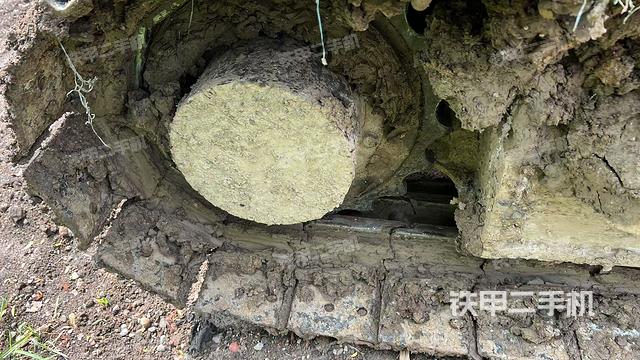 左驅(qū)動(dòng)輪（行走機(jī)構(gòu)）