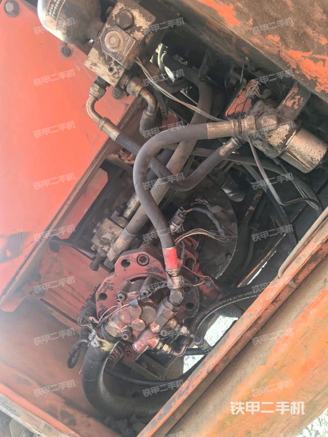 液壓泵斜45?右（大件艙室）