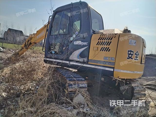 神钢SK75挖掘机的设备实拍-第2张实拍照片
