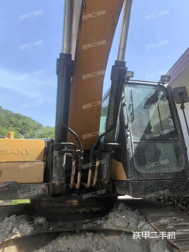 大臂油缸整體?豎拍（工作和回轉(zhuǎn)裝置）