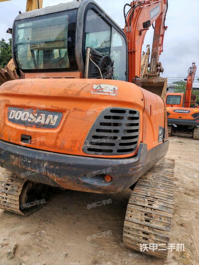 整機右后45°(整機外觀) 整機右后45°(整機外觀)