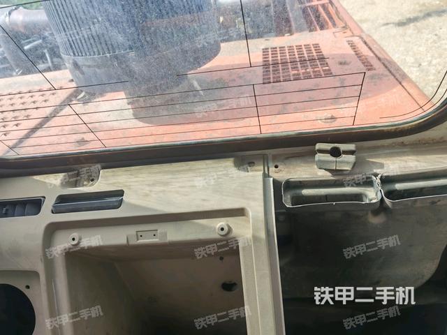 駕駛室左后45度(駕駛室部分) 駕駛室左后45度(駕駛室部分)