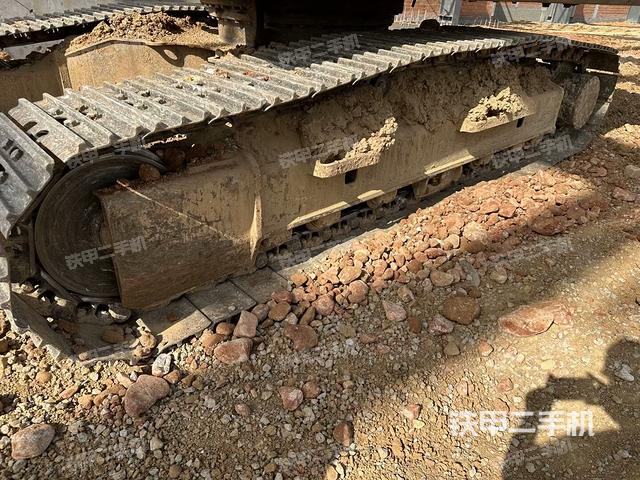 單側(cè)履帶整體（整機(jī)外觀）