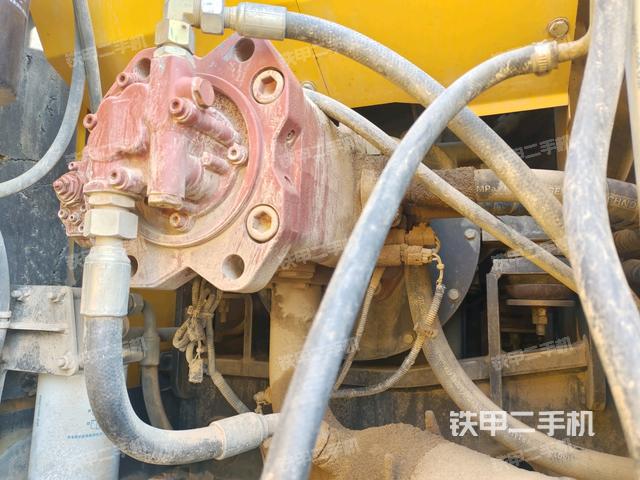 液壓泵斜45?左(大件艙室) 液壓泵斜45?左(大件艙室)