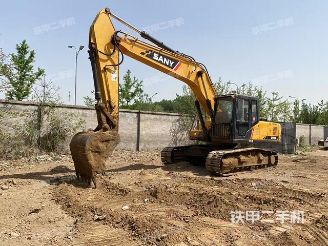 駕駛室頂部（整機外觀）