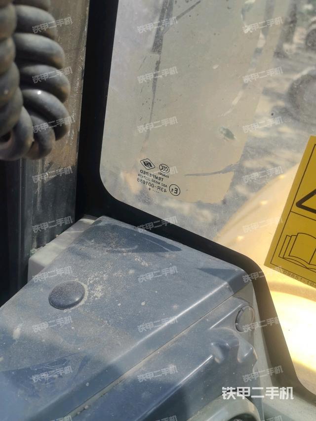 右側(cè)玻璃角標（駕駛室部分）