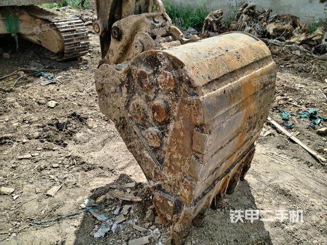 鏟斗45度(工作和回轉(zhuǎn)裝置) 鏟斗45度(工作和回轉(zhuǎn)裝置)