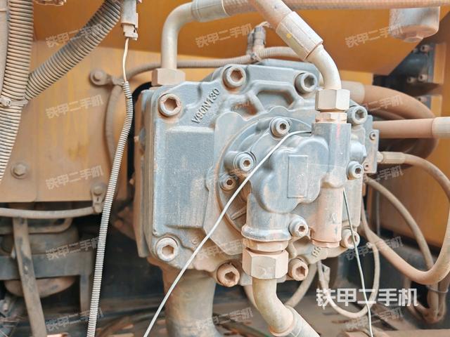 液壓泵斜45?左(大件艙室) 液壓泵斜45?左(大件艙室)