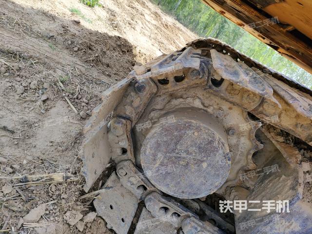 左驅(qū)動輪（行走機構(gòu)）