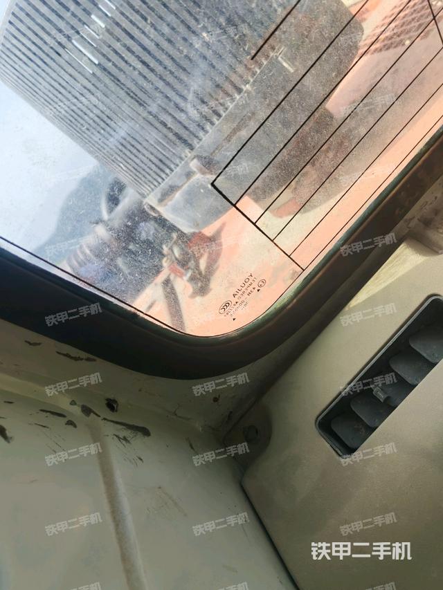 駕駛室正側(cè)(駕駛室部分) 駕駛室正側(cè)(駕駛室部分)