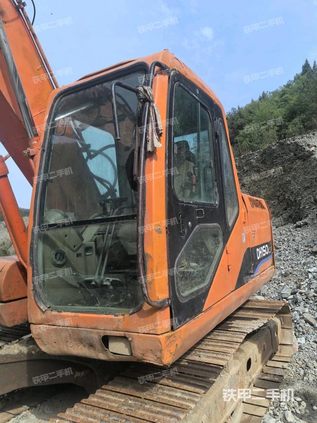 駕駛室左前45度（駕駛室部分）