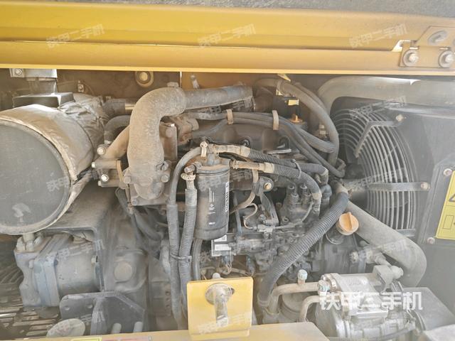 發(fā)動(dòng)機(jī)室（上車(chē)部件）