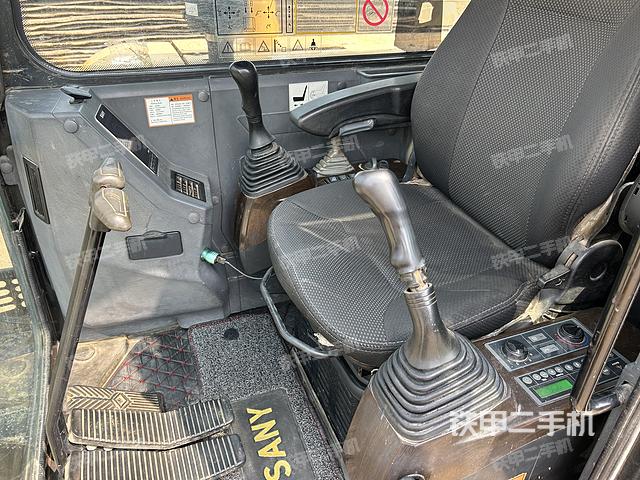 驾驶室整体（整机外观）