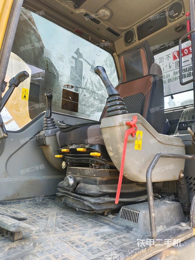 駕駛室左后45度（駕駛室部分）