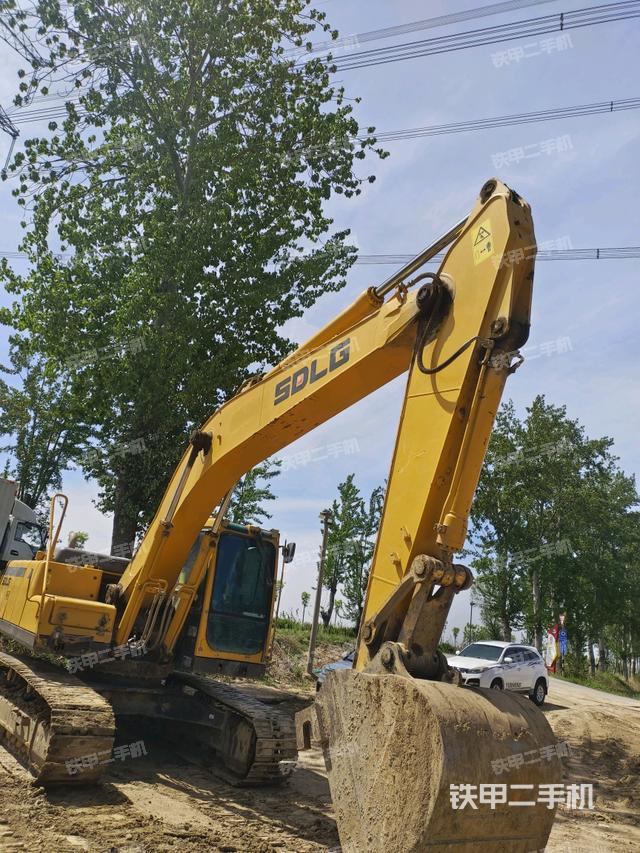 大臂整體?右側（工作和回轉裝置）