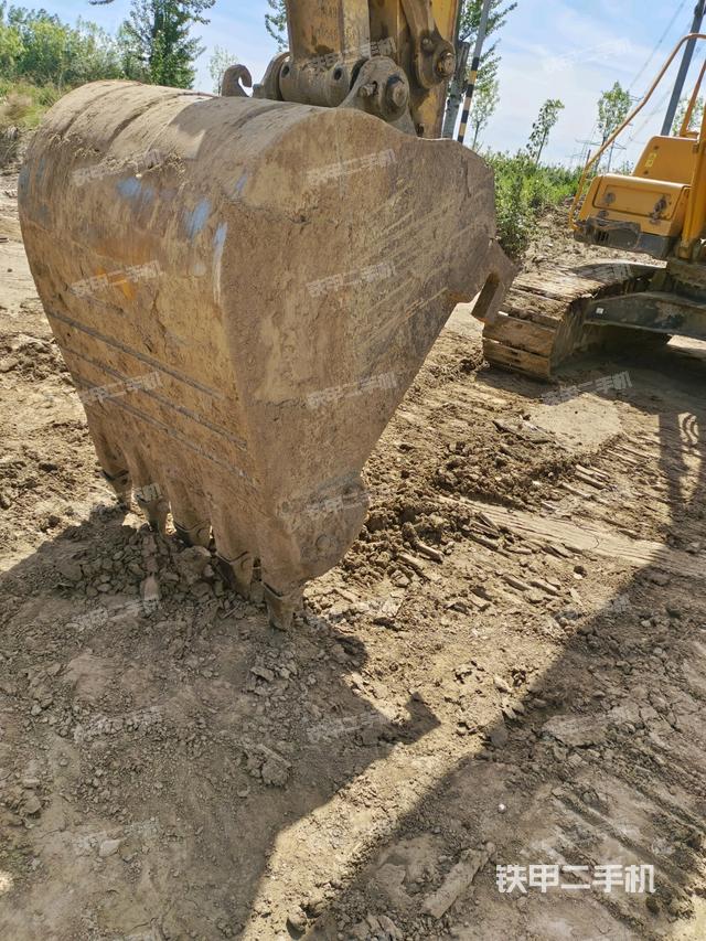 小臂整體左后（工作和回轉裝置）