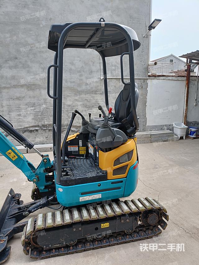 驾驶室整体（整机外观）