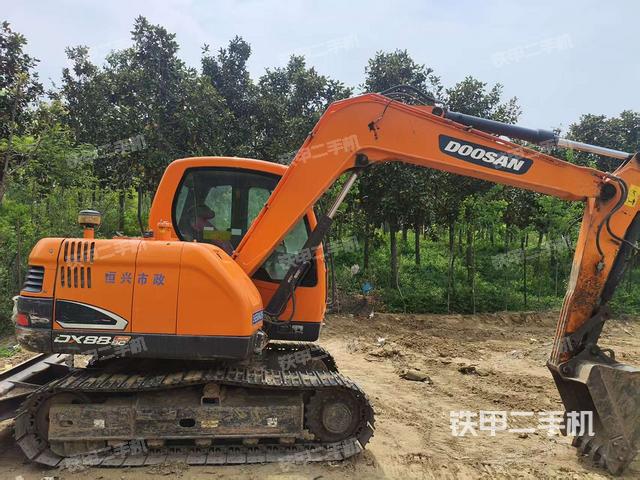 整機(jī)右后45°(整機(jī)外觀) 整機(jī)右后45°(整機(jī)外觀)