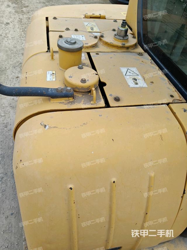 大臂根部?斜（工作和回轉(zhuǎn)裝置）