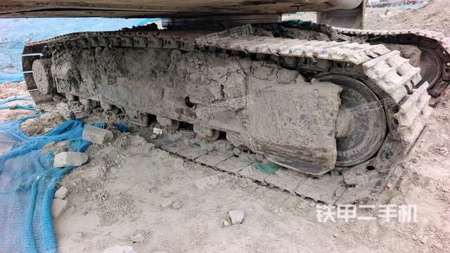 左側(cè)履帶整體?(行走機(jī)構(gòu)) 左側(cè)履帶整體?(行走機(jī)構(gòu))