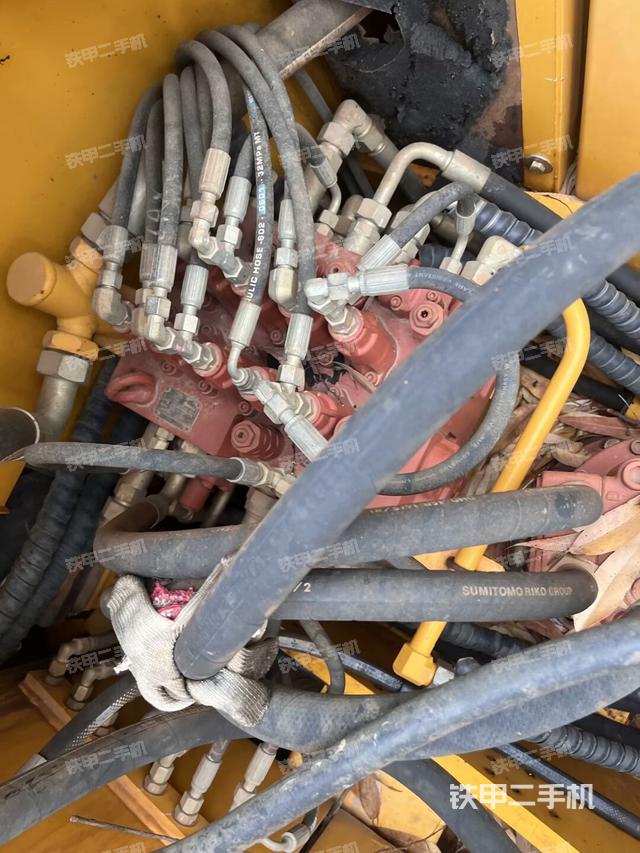 駕駛室頂部俯視（上車部件）