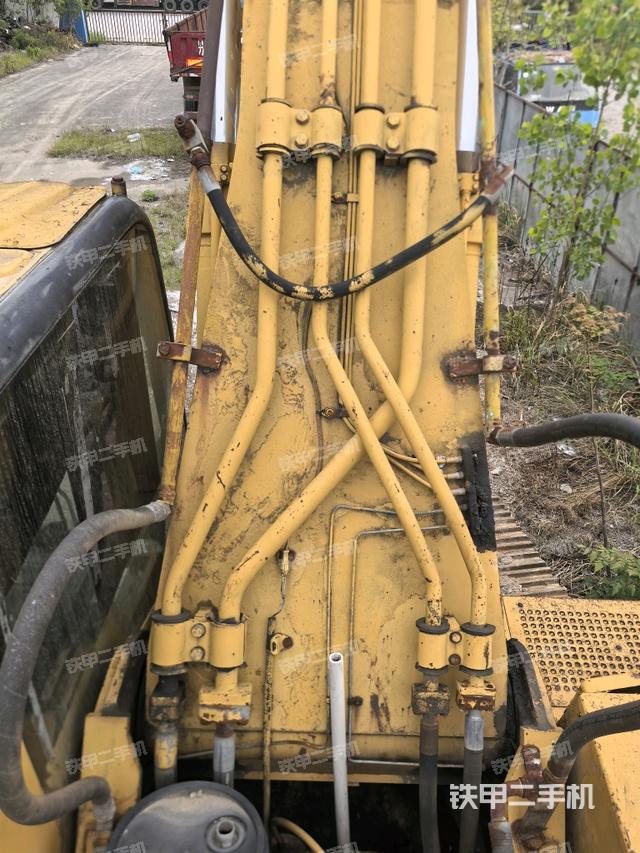 大臂背部俯視（工作和回轉(zhuǎn)裝置）