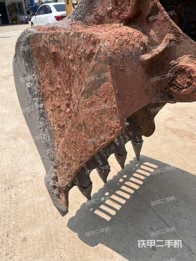 小臂整體左后(工作和回轉(zhuǎn)裝置) 小臂整體左后(工作和回轉(zhuǎn)裝置)