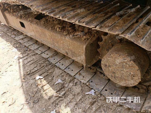 單側履帶整體(整機外觀) 單側履帶整體(整機外觀)