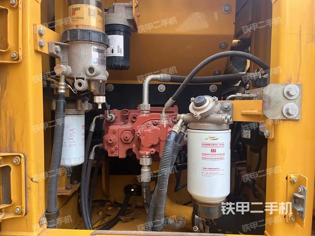 液壓泵斜45?右（大件艙室）