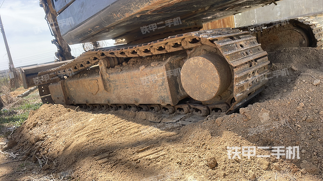 單側(cè)履帶整體（整機(jī)外觀）