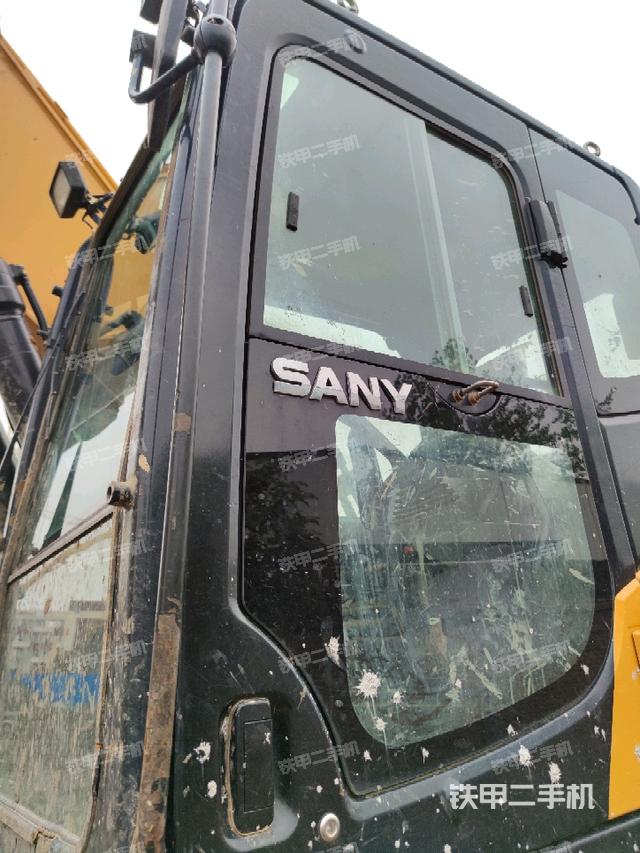 駕駛室整體（整機外觀）