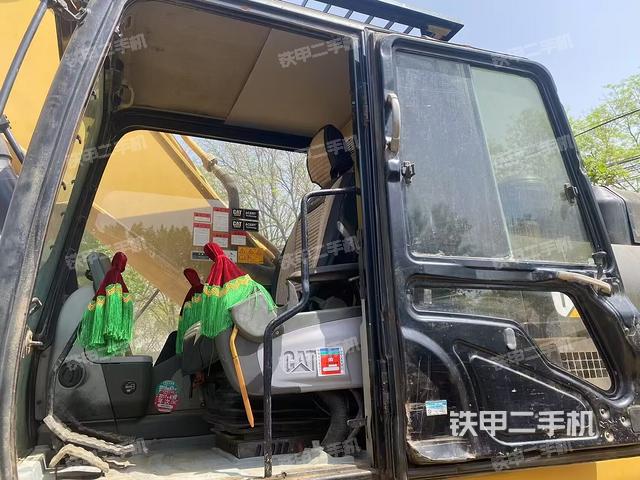 驾驶室顶部（整机外观）