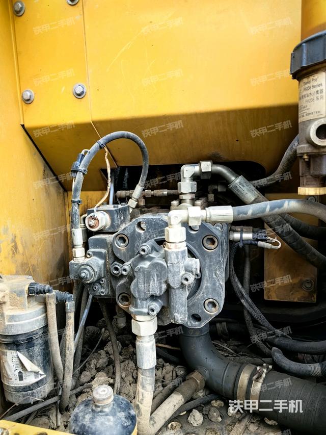 液壓泵斜45?左（大件艙室）