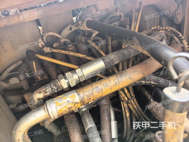 回轉(zhuǎn)馬達和主控閥（整機外觀）