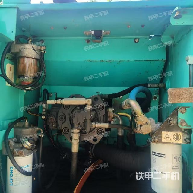 液壓泵艙室正面整體（整機(jī)外觀）