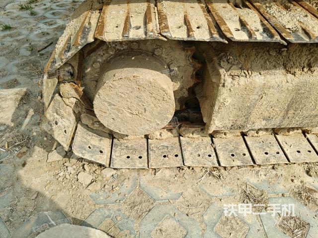 右側(cè)履帶整體?(行走機(jī)構(gòu)) 右側(cè)履帶整體?(行走機(jī)構(gòu))