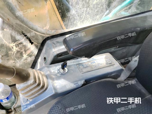 驾驶室整体（整机外观）