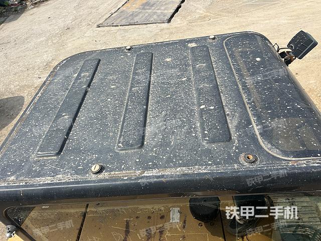 驾驶室顶部（整机外观）