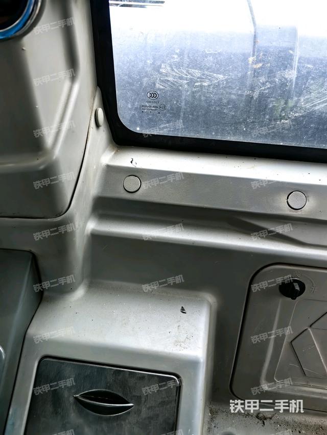 后窗玻璃角標(biāo)（駕駛室部分）