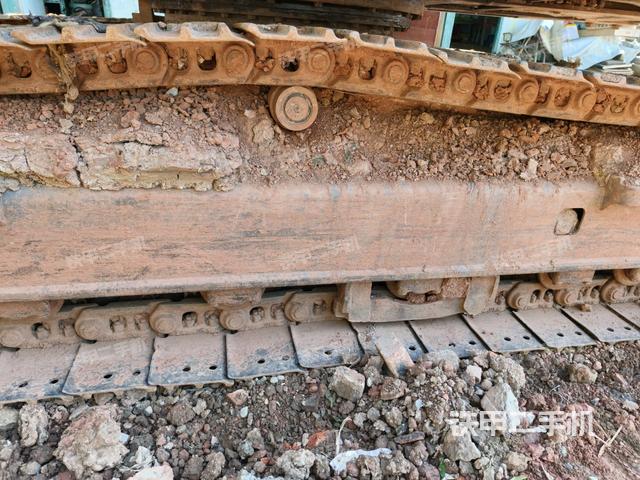 右側(cè)履帶整體(行走機構) 右側(cè)履帶整體(行走機構)