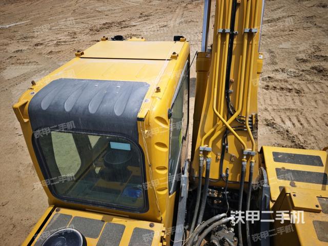 駕駛室頂部（整機(jī)外觀(guān)）