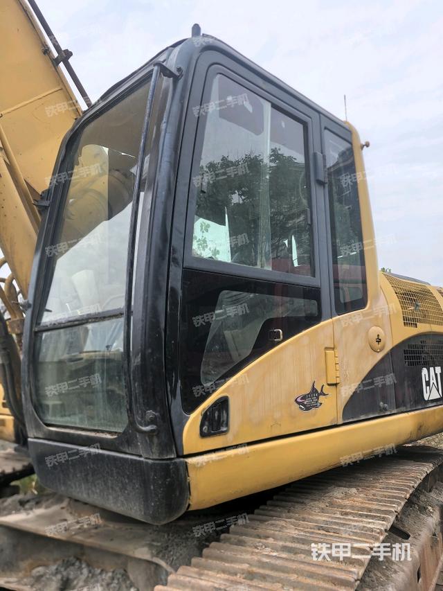 駕駛室左前45度（駕駛室部分）