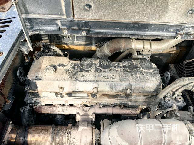 發(fā)動(dòng)機(jī)室（上車(chē)部件）