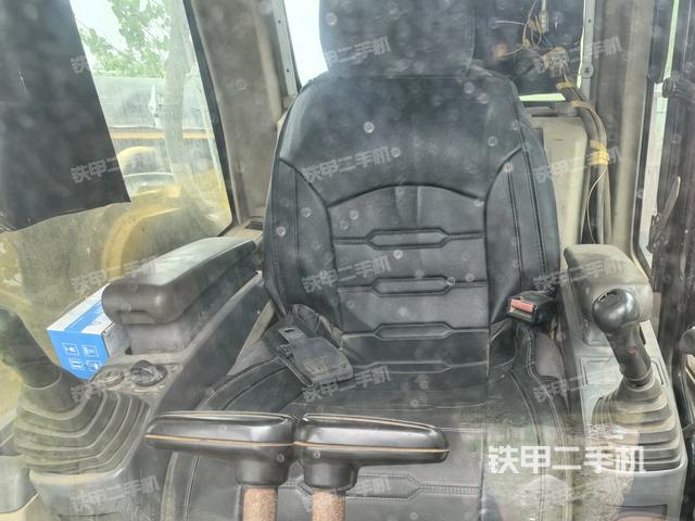 座椅左側(cè)控制臺(tái)/音響/含左手柄（駕駛室部分）