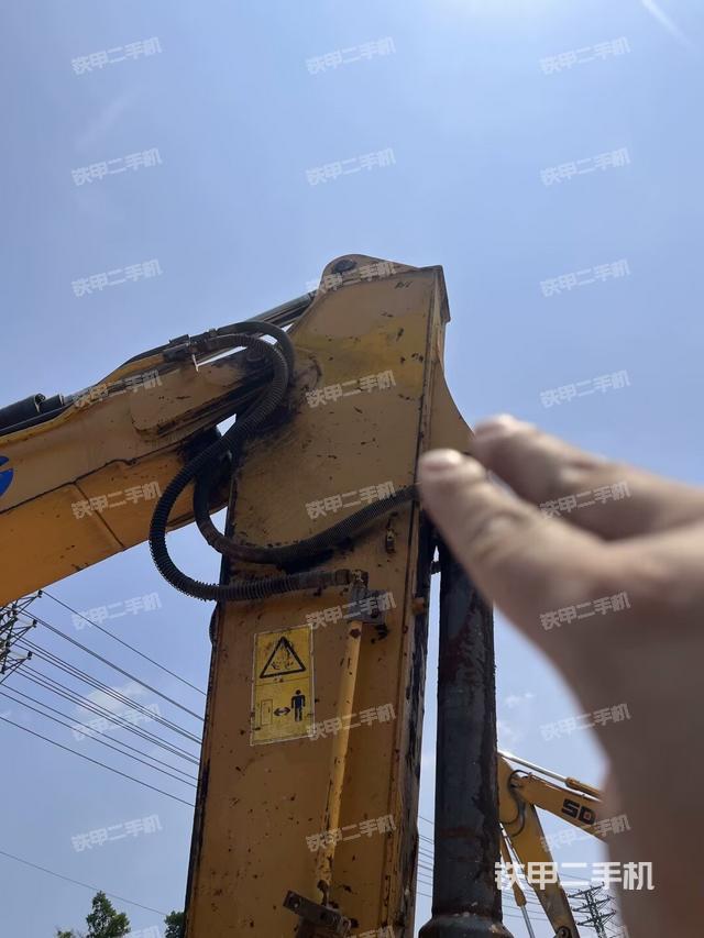 大臂根部?斜視(工作和回轉(zhuǎn)裝置) 大臂根部?斜視(工作和回轉(zhuǎn)裝置)