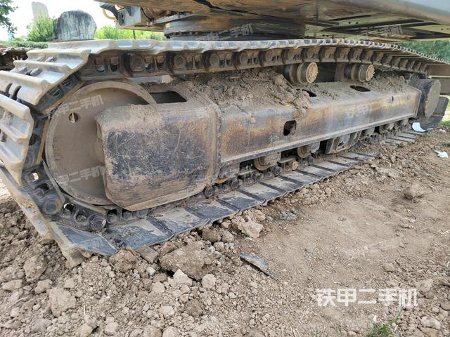 單側(cè)履帶整體（整機(jī)外觀）