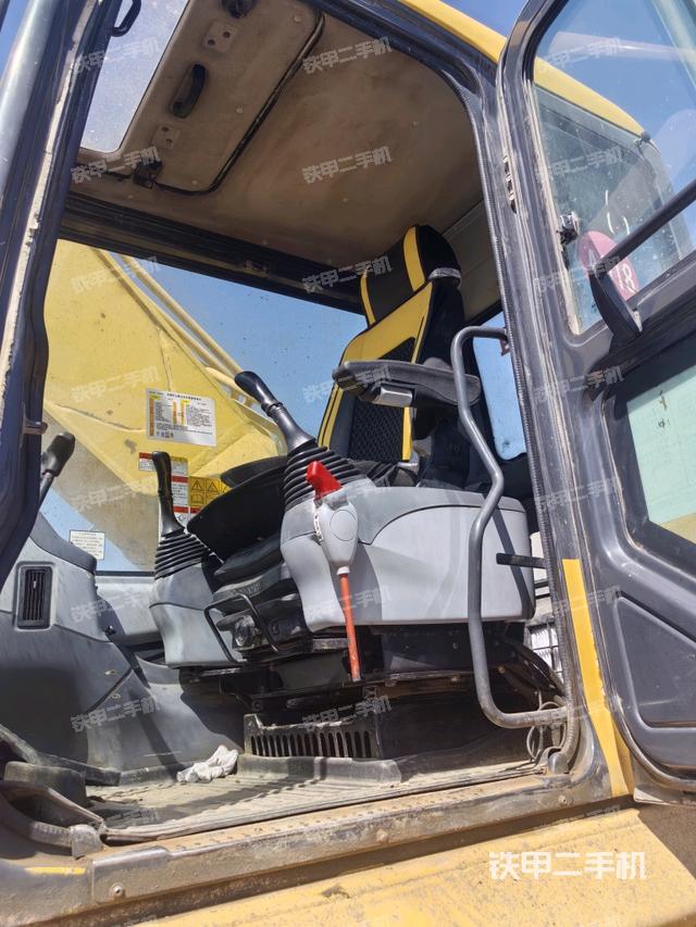 驾驶室整体（整机外观）