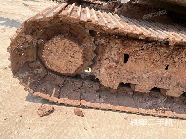 右側(cè)履帶整體(行走機(jī)構(gòu)) 右側(cè)履帶整體(行走機(jī)構(gòu))