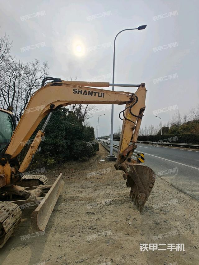 鏟斗右后整體（工作和回轉(zhuǎn)裝置）