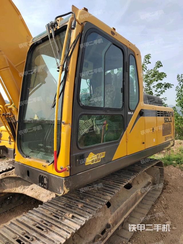 駕駛室整體（整機(jī)外觀）